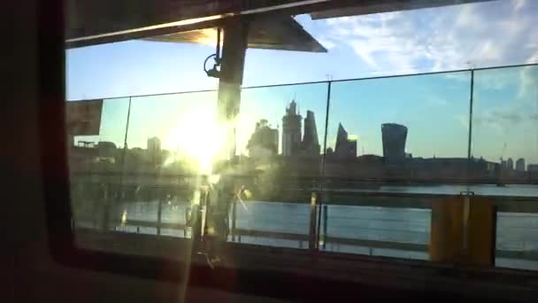 Spostare Alba Dal Treno Sopra Skyline Londra — Video Stock