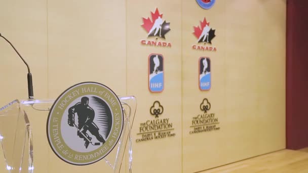 Hockey Hall Fame Toronto Närbild Podiet Och Logotypen — Stockvideo