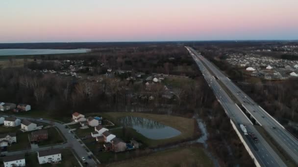 Ένα Απλό Τμήμα Ενός Ηλιοβασιλέματος Μια Μικρή Πόλη Στο Οχάιο — Αρχείο Βίντεο