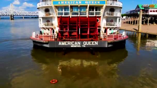 American Queen Steamboat Empuje Ascendente Trasero — Vídeos de Stock