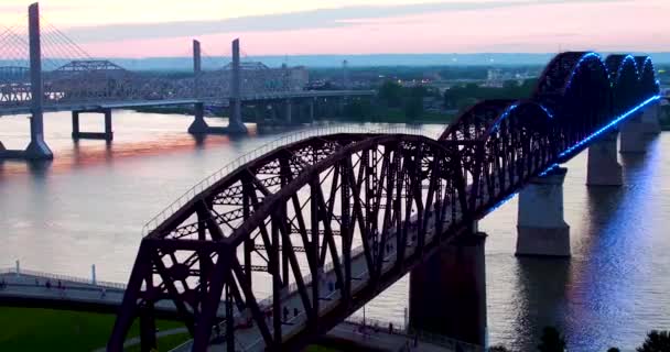Odsuń Się Louisville Walking Bridge Zachód Słońca — Wideo stockowe
