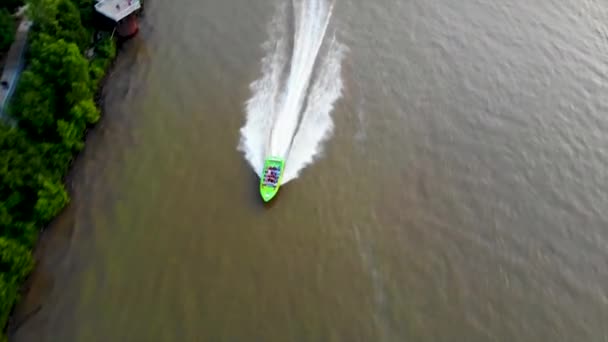 Jet Boat Filatura Fuori Sul Fiume Giorno Filmati — Video Stock