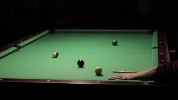 Billard Spielen Der Bar — Stockvideo