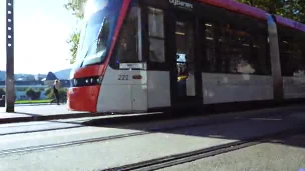 Şehir Treni Ağır Çekimde Geçiyor — Stok video