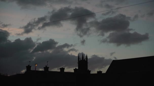 Silueta Paisaje Urbano Una Noche Soleada Con Nube — Vídeo de stock