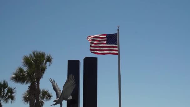 American Flag Waves Wind Memorial Panama City Beach Florida — стокове відео