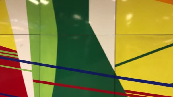 Mur Coloré Rainuré Avec Belles Refelctions Lumière — Video