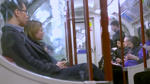 Des Gens Qui Prennent Métro Londres Tir Toujours Atmosphérique Avec — Video