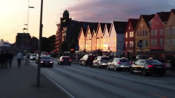 Bryggen Bergen Norveç Unesco Günbatımı Şehir Mimarisi — Stok video