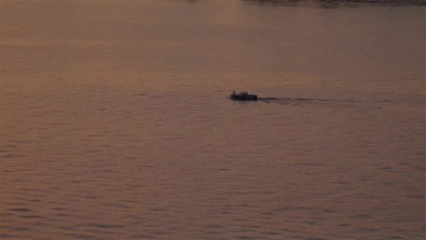 栄光の夕日の間のストックホルムの海岸線 — ストック動画