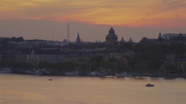 Stockholm Partvonala Egy Dicsőséges Naplementében — Stock videók