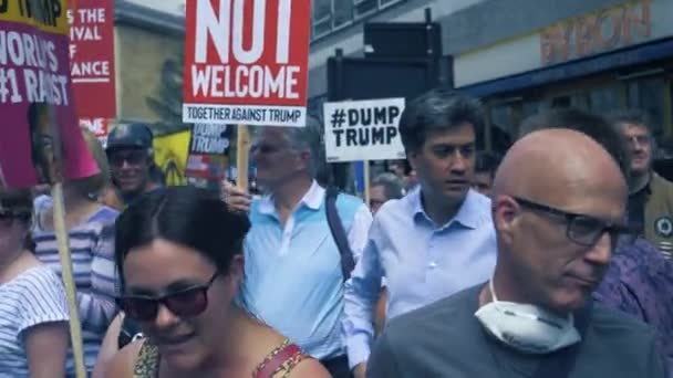 Londres Protesta Por Visita Trump Viernes Julio Miles Manifestantes Marchan — Vídeo de stock
