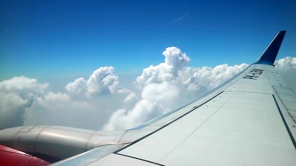 Vliegtuig Ramen Uitzicht Blauwe Lucht Wolken — Stockvideo