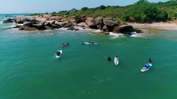 Серфинг Аругамбее Шри Ланка — стоковое видео
