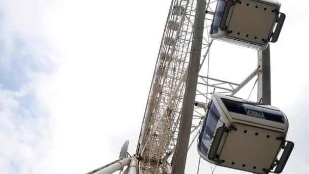 Vista Abstrata Das Vagens Roda Gigante — Vídeo de Stock