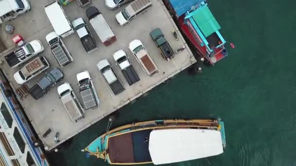 Güneşli Bir Günde Koh Tao Adası Girişinde Tekneler Suda — Stok video