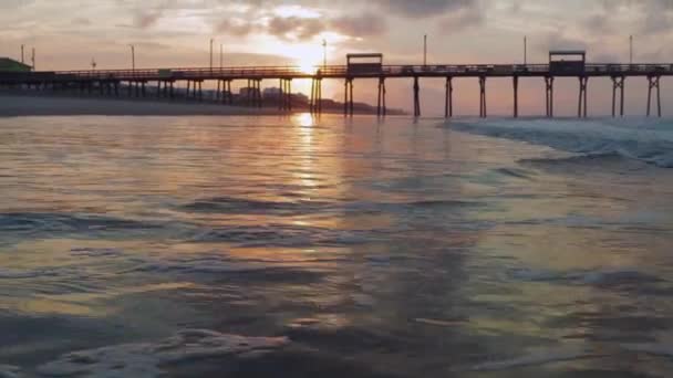 Misja Wschodu Słońca Bogue Inlet Pier Emerald Isle North Carolina — Wideo stockowe