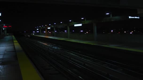 Video Van Rustige Avondplatforms Het Station Van Cerrito Del Norte — Stockvideo