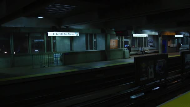 Video Tranquila Estación Nocturna Cerrito Del Norte San Francisco Con — Vídeos de Stock