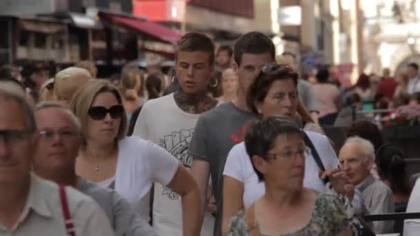 Στοκχόλμη Downtown Walking Street Οδός Πλήθος Τουρισμός Στη Σουηδία — Αρχείο Βίντεο