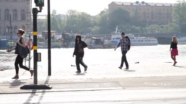 Stockholms Vackra Vattenvägar Som Rinner Genom Staden — Stockvideo
