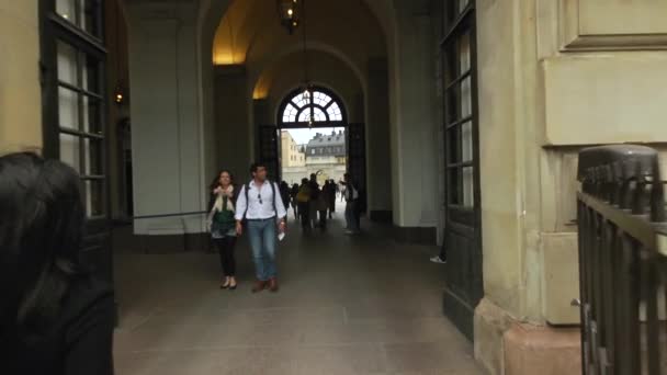 Passeggiando Attraverso Palazzo Reale Stoccolma Con Uno Steadicam — Video Stock