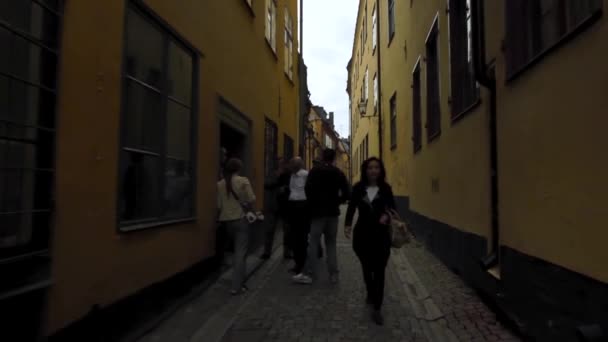 Caminhando Pela Cidade Velha Cênica Estocolmo Com Steadicam — Vídeo de Stock