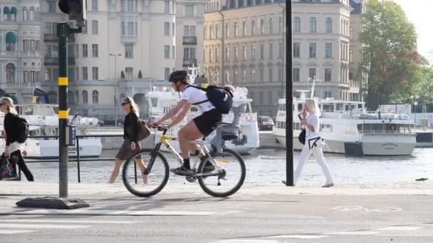 Belas Vias Navegáveis Estocolmo Que Atravessam Cidade — Vídeo de Stock