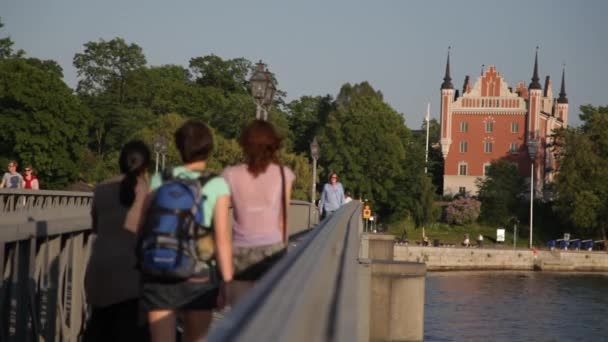 Stockholms Vackra Vattenvägar Som Rinner Genom Staden — Stockvideo