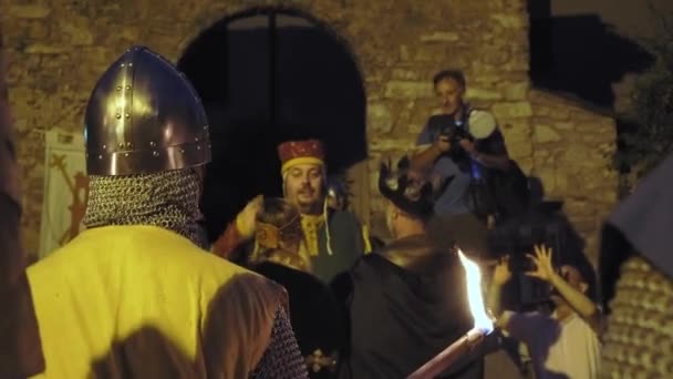 Reconstrução Histórica Cultura Medieval Lierna Whit Rei Rainha Castelo Rio — Vídeo de Stock