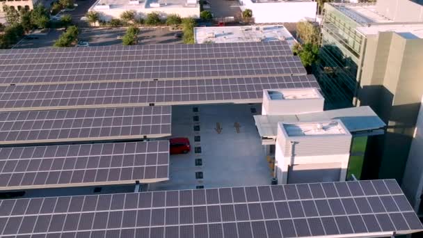 Plan Épique Panneaux Solaires Sur Dessus Parking Niveau Sol Personne — Video