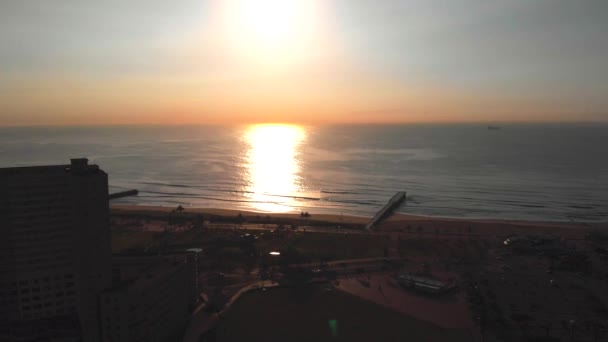 南非德班海滩日出的空中拍摄 — 图库视频影像