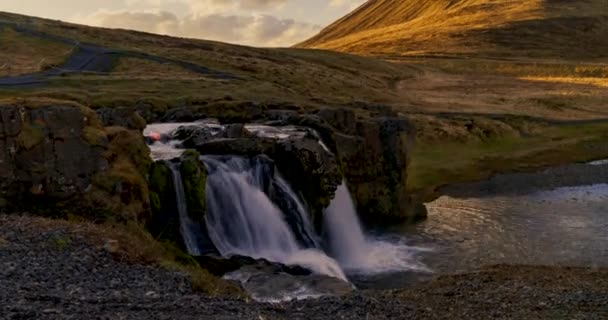Kirkjufellsfoss Islandia Time Lapse Evening Nubes Rodando Mientras Sol Proyecta — Vídeos de Stock