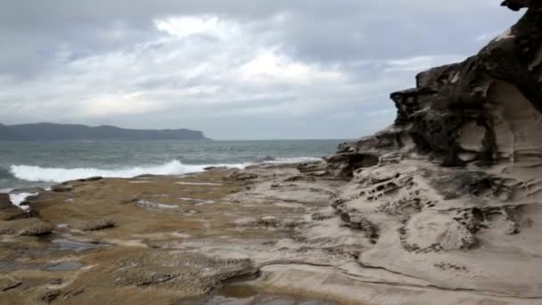 Rocky Cliffs Avoca Beach Nsw — Stock Video