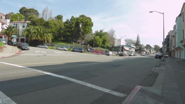 Een Brede Opname Van Een Straat Oakland Californië Gevuld Met — Stockvideo