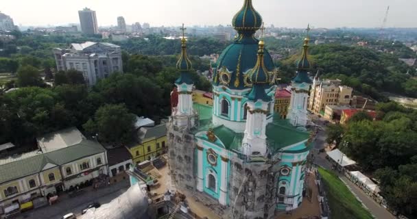 Luftaufnahme Von Der Spitze Der Andreaskirche Kiew — Stockvideo