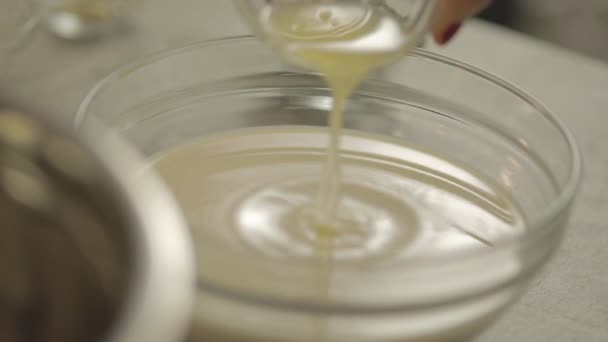 Karnemelk Maken Met Citroensap Melk — Stockvideo