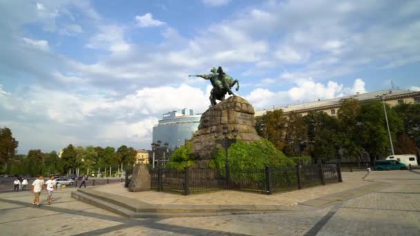 Vista Panorámica Del Monumento Bohdan Khmelnytsky Plaza Sophie Kiev — Vídeos de Stock