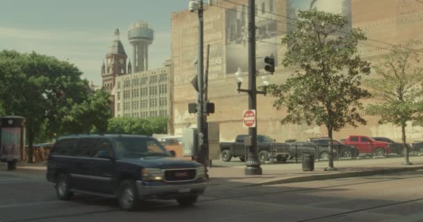 Vue Centrale Ville Avec Voitures Cyclistes Piétons — Video