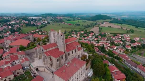 Drohnenschuss Über Einem Schönen Französischen Dorf — Stockvideo