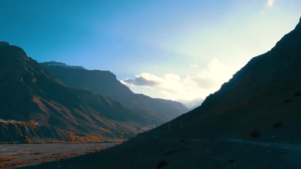 Spiti Valley Cold Desert Mountain Valley Located High Himalaya Mountains — Stock Video