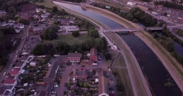 Wide Aerialbirdseyeview Kota Indah Exeter Devon Quayside Jembatan Perkebunan Surburban — Stok Video