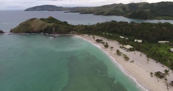 Cinematic Aerial Beelden Vliegen Prachtige Oceaan Kantelen Geven Een Geweldige — Stockvideo