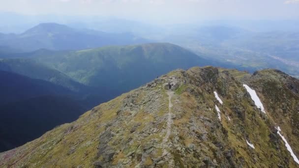 Volando Por Encima Cumbre Pietrosul Las Montañas Rodnei Rumania — Vídeos de Stock