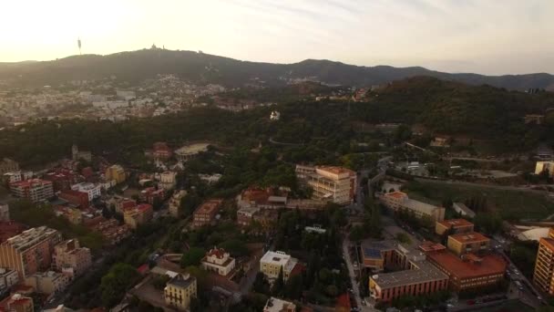 Piękny Dron Latający Powoli Kierunku Gór Które Poza Barceloną Jak — Wideo stockowe
