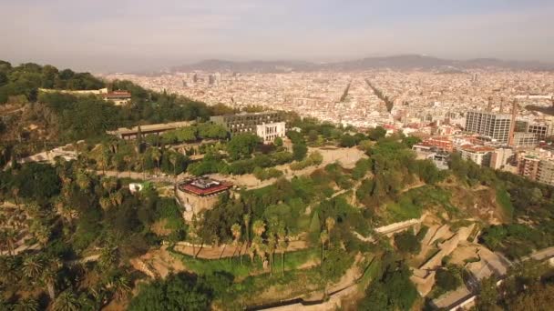 Krásný Letecký Výhled Barcelonu Při Západu Slunce Horou Popředí — Stock video