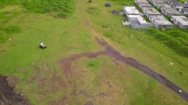 Filmmakers Fotografen Met Crew Schieten Een Paar Atv — Stockvideo