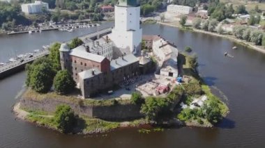 Gün boyunca Vyborg Kalesi 'nin havadan çekilmiş görüntülerini çek