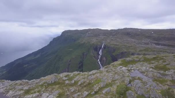 Drone Shot Rivelare Fiordo Norvegese Hardangervidda — Video Stock