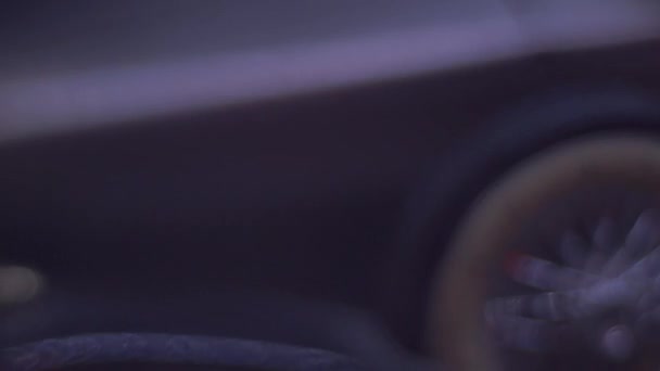 Model Araba Mercek Çekerken Çekildi Sanatsal Ifade Veya Müzik Videoları — Stok video